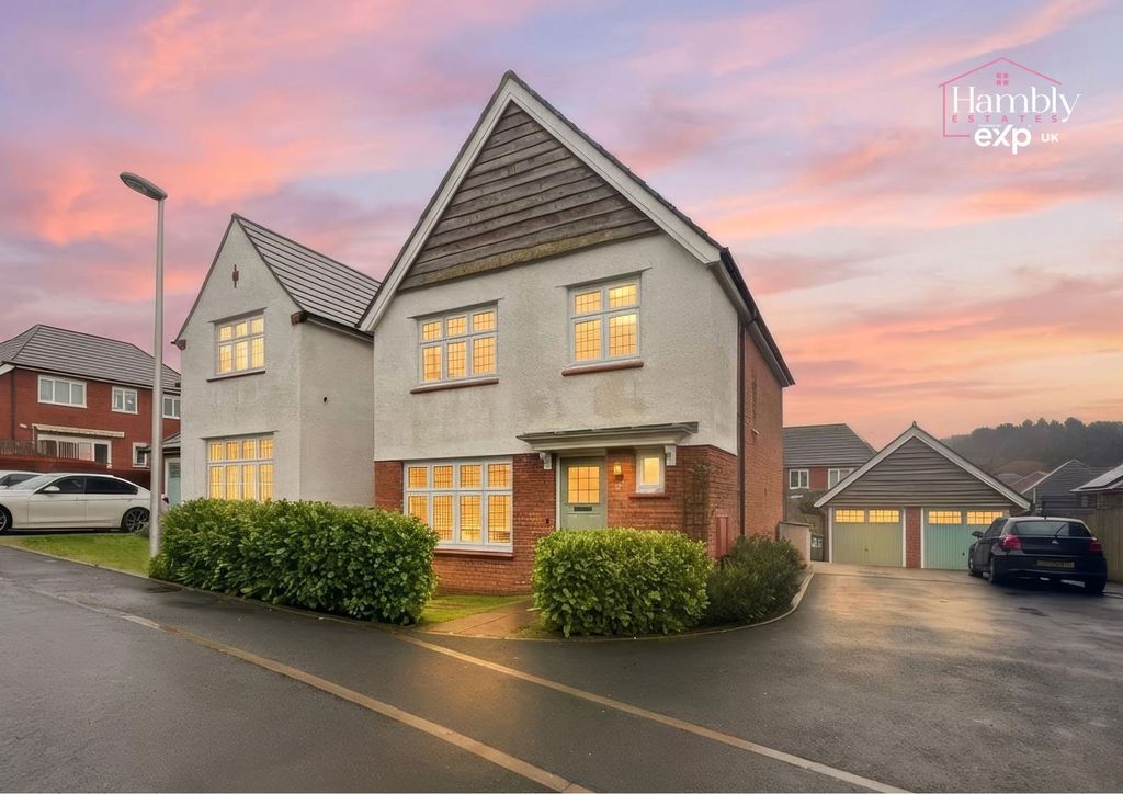 Property photo 3 of 21