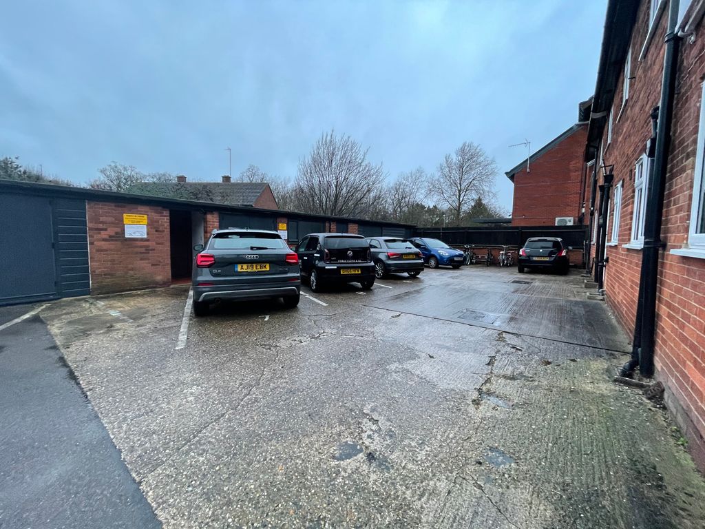 Property photo 2 of 3 Parking