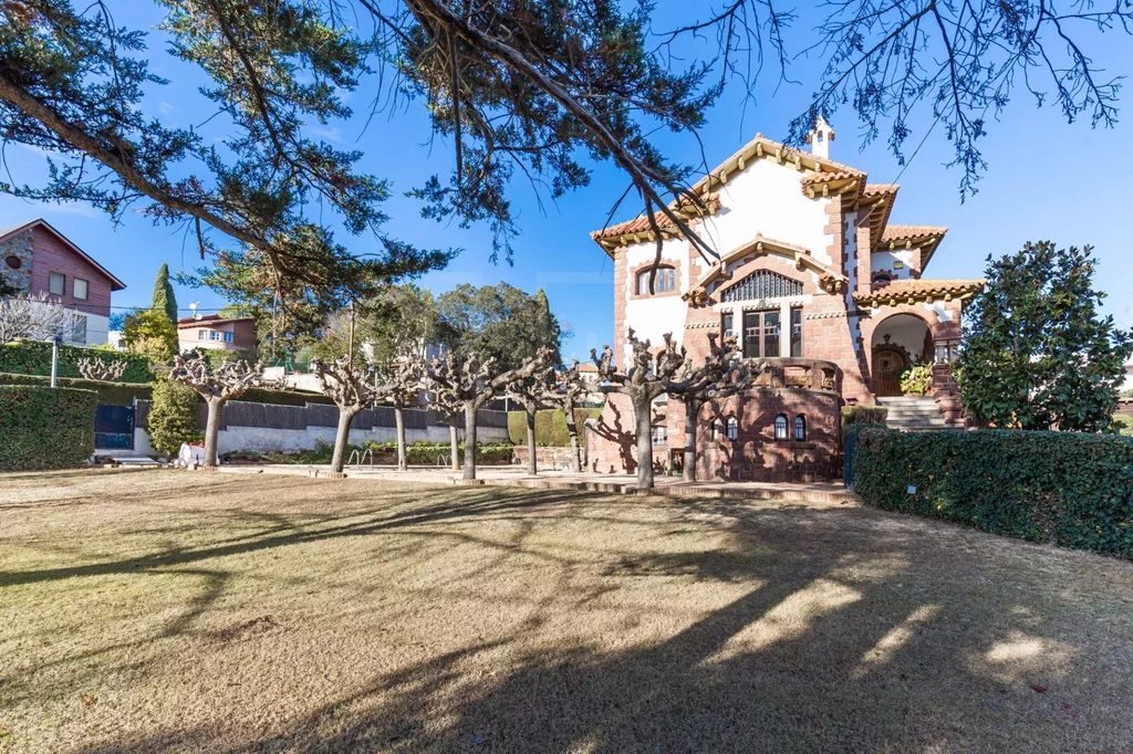Property photo 2 of 18