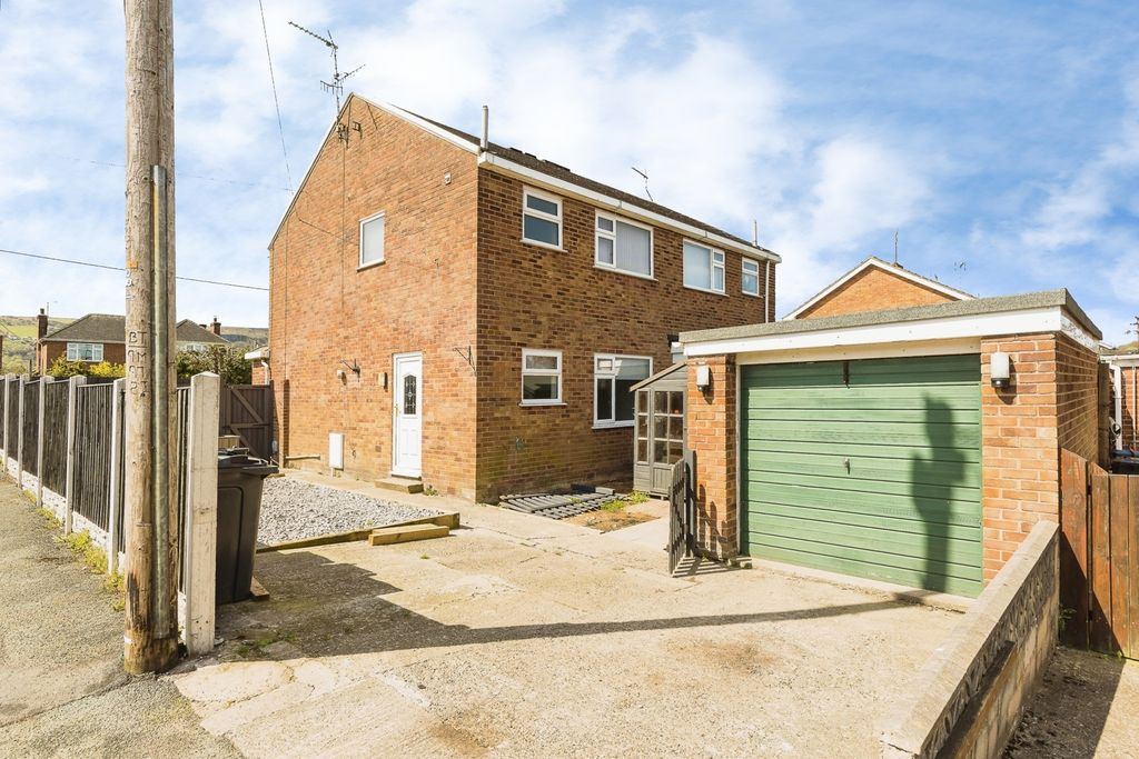 Property photo 2 of 18 Rear