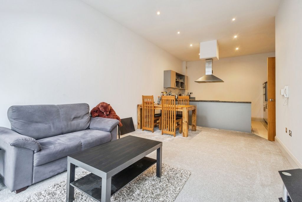 Property photo 2 of 13 Pbox-Img.Jpg