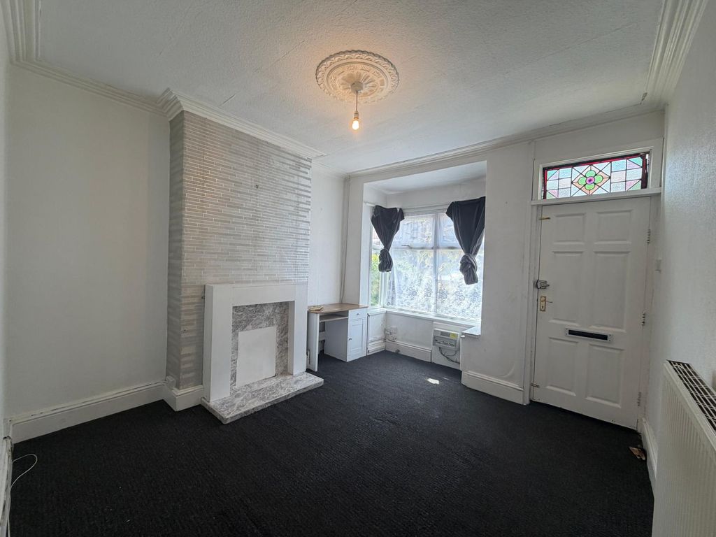 Property photo 3 of 9 Image