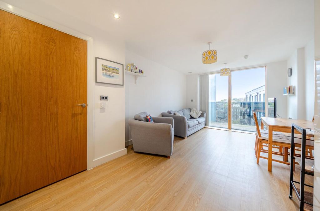 Property photo 1 of 12 1364694-4-68Ef8Dd8Ca667.Jpg