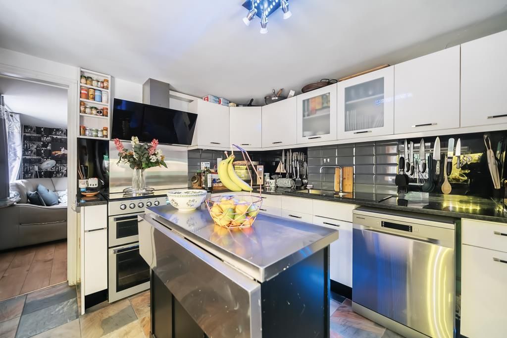 Property photo 2 of 23 Kitchen