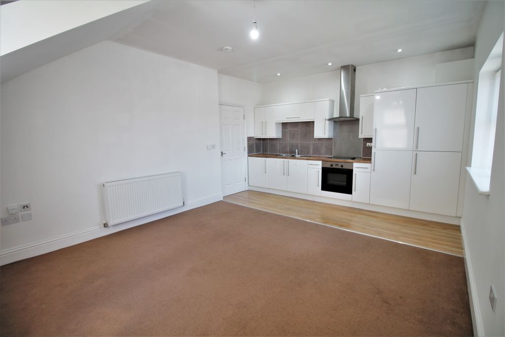 Property photo 3 of 9 Kitchen