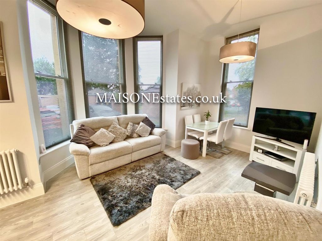 Property photo 2 of 13 Lounge Diner.Jpg