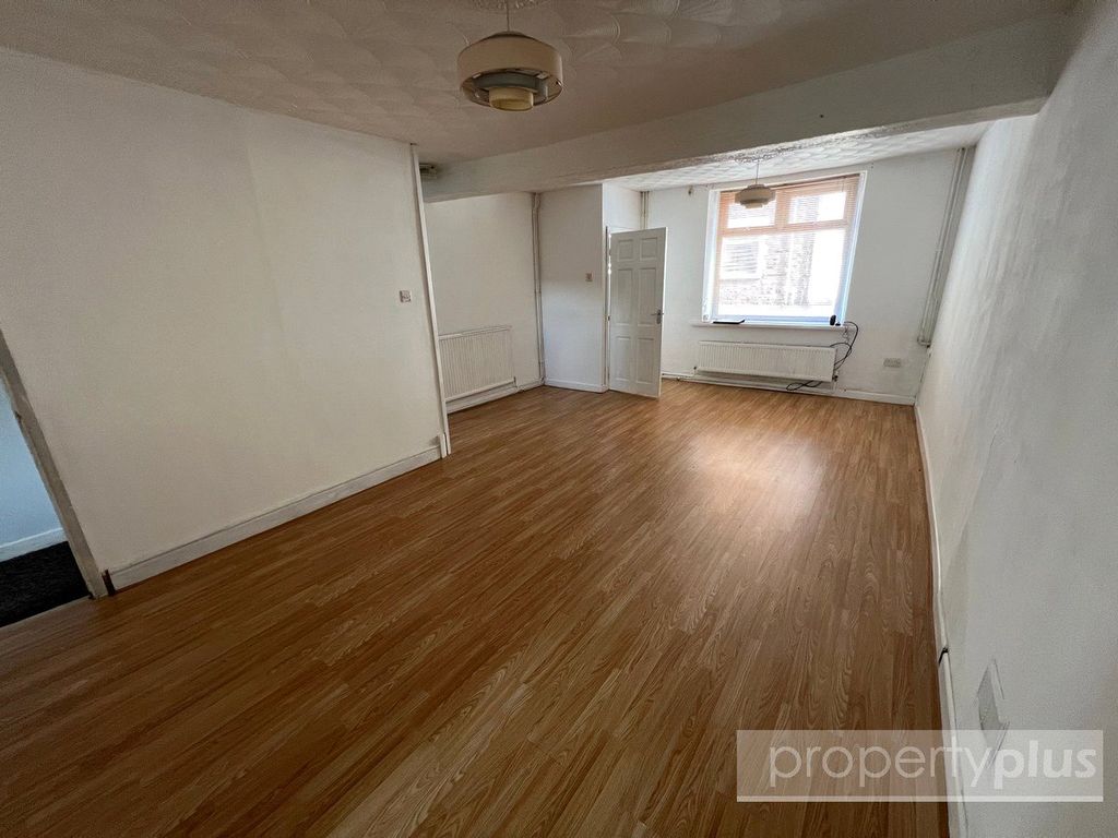 Property photo 2 of 13 Picture No. 11