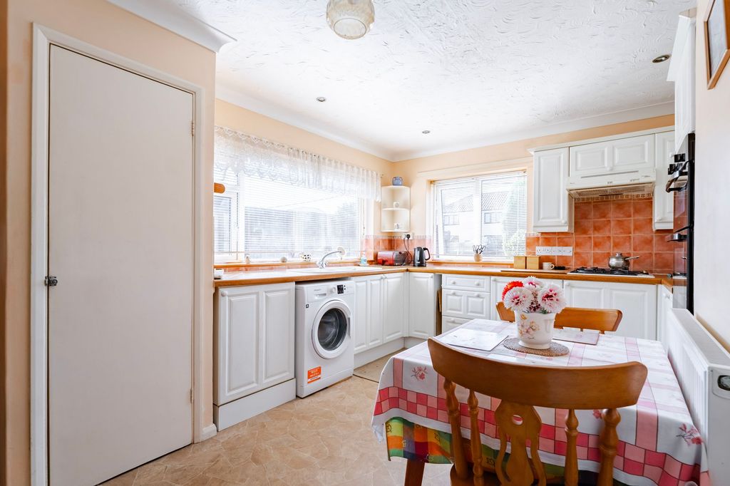 Property photo 2 of 16