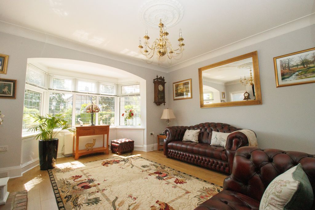 Property photo 2 of 39