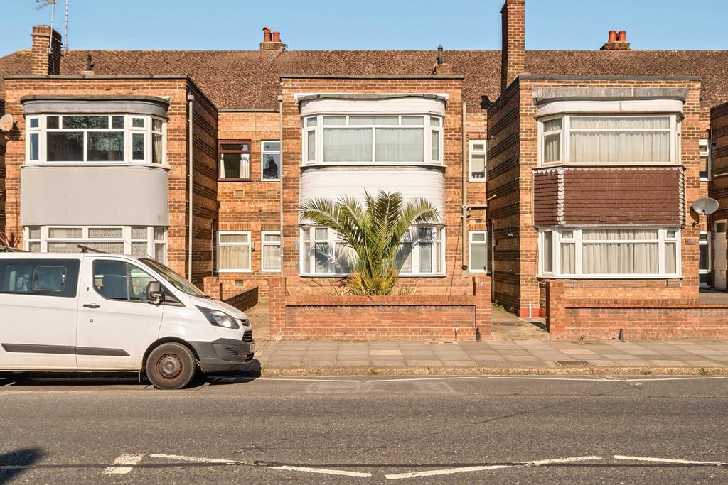 Property photo 1 of 13 1449478-15-69E9De8326Af4.Jpg