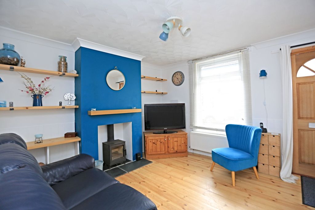 Property photo 3 of 13