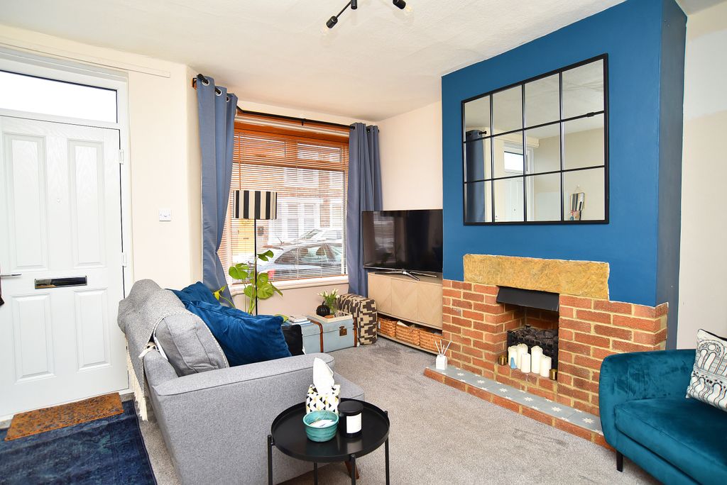 Property photo 3 of 9 3