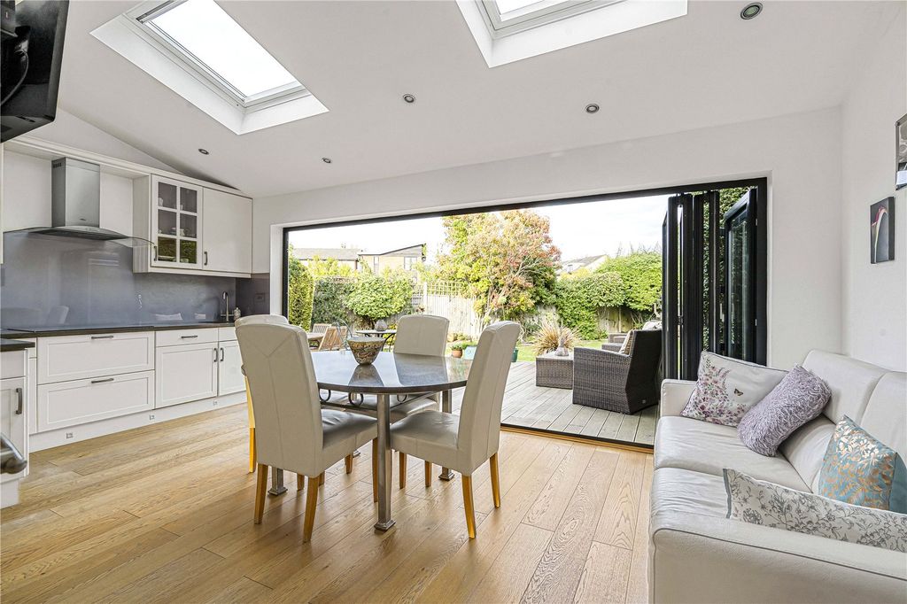 Property photo 2 of 19 Kitchen