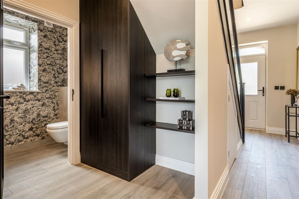 Additional image 4 of 5 bed property for salePlot 4, Chase View, Spring Court Road, Enfield EN2