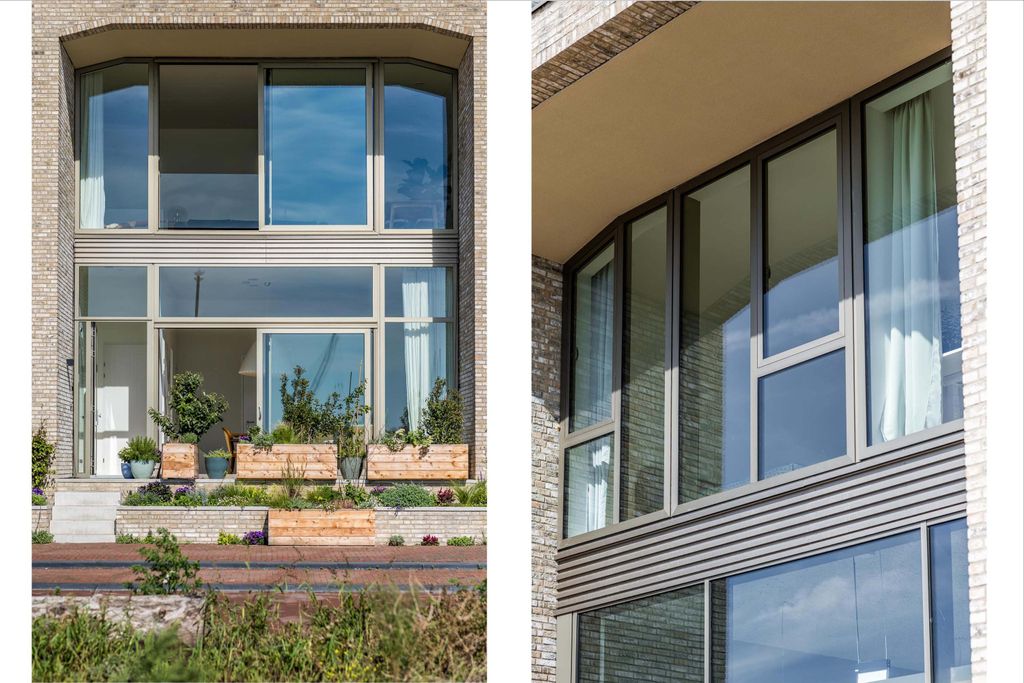 Property photo 2 of 59