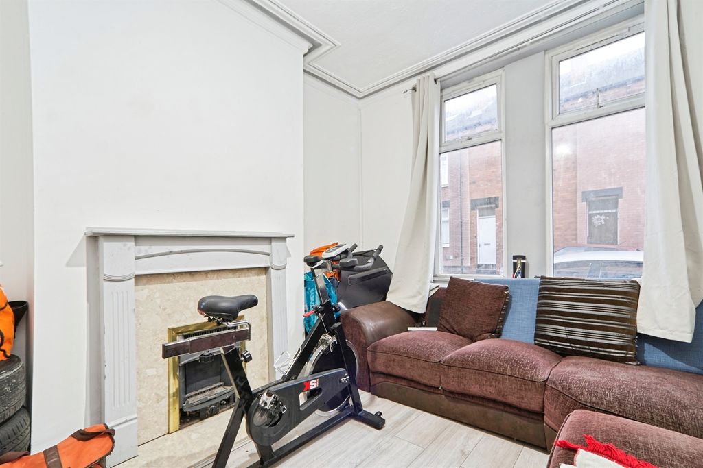 Property photo 2 of 14