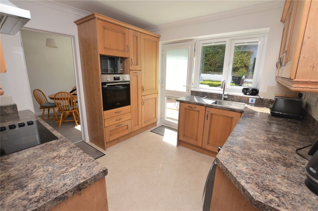 Property photo 3 of 13 Kitchen