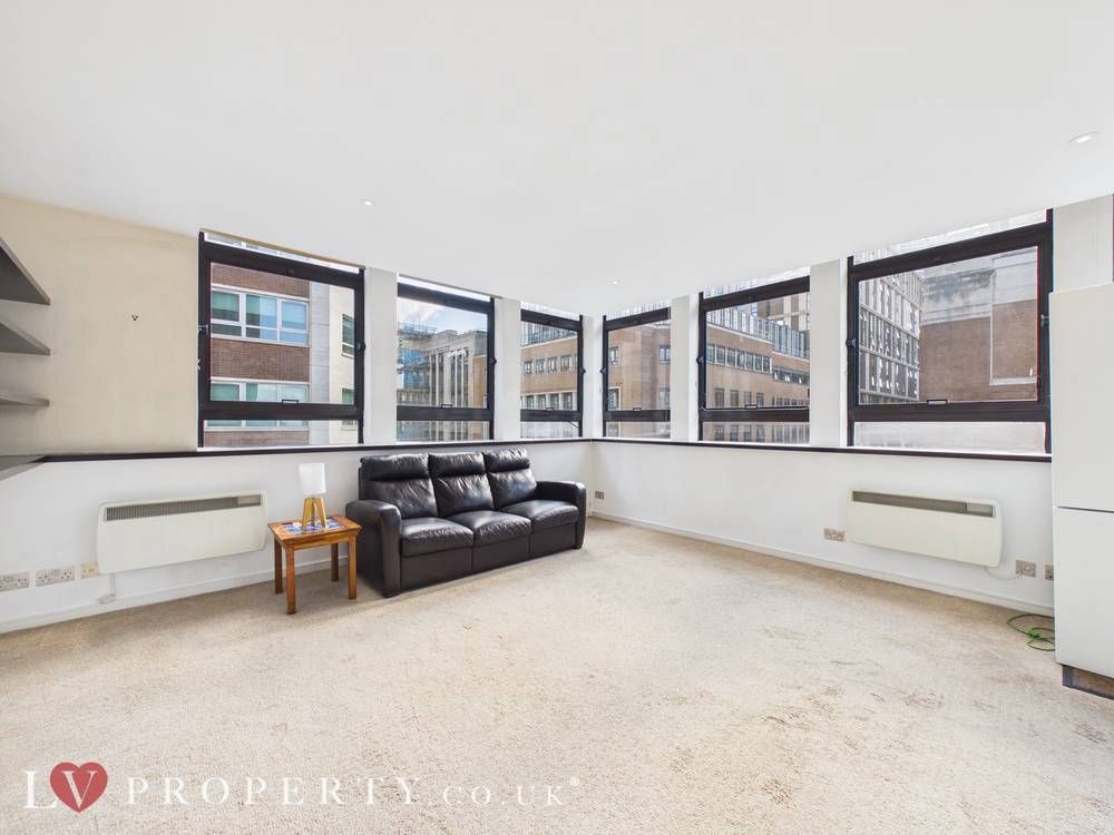 Property photo 1 of 12 Giraffe360-Still008