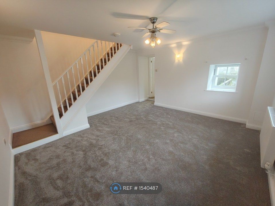 Property photo 2 of 6 Living Room