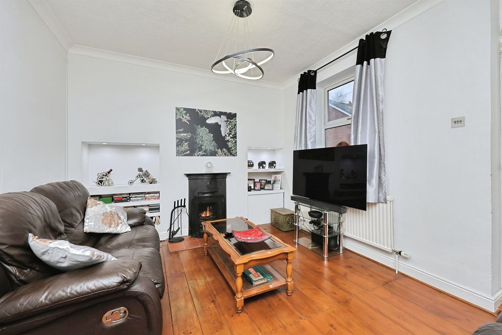 Property photo 3 of 11