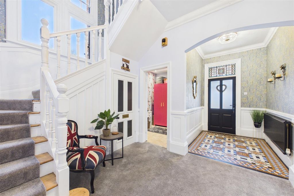 Property photo 2 of 56 Entrance Hall