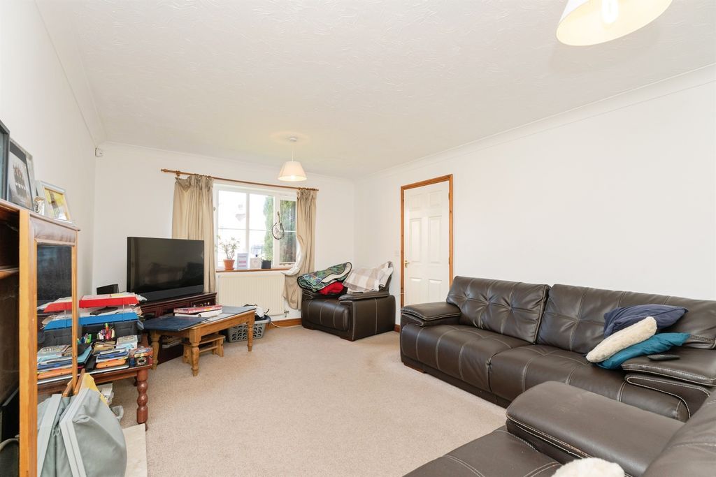 Property photo 2 of 17