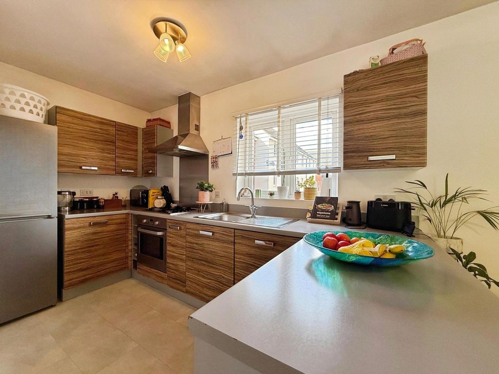 Property photo 2 of 9 Pbox-Img.Jpg