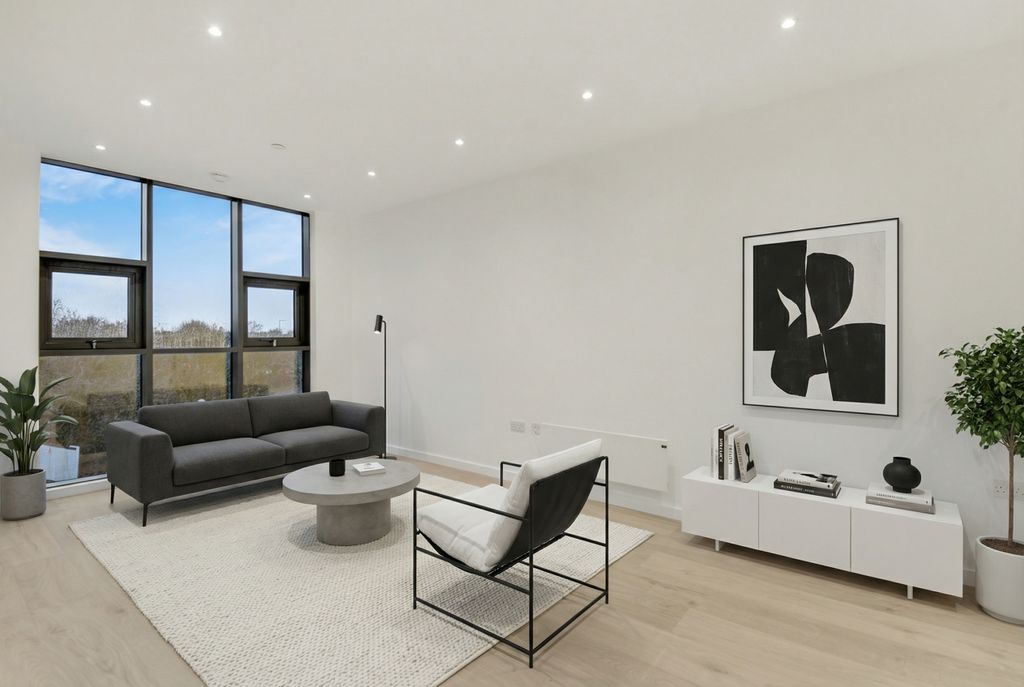 Property photo 3 of 8