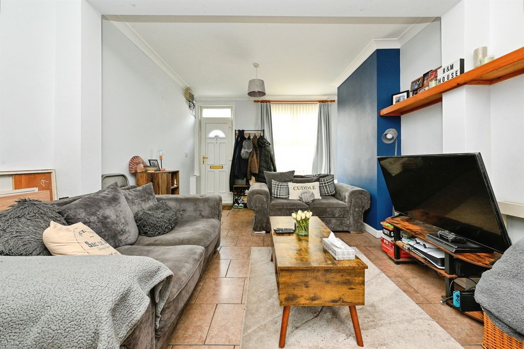 Property photo 2 of 16