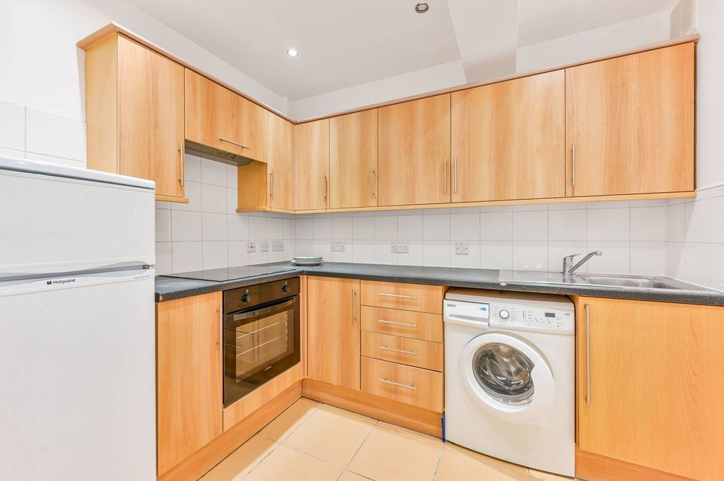 Property photo 3 of 10