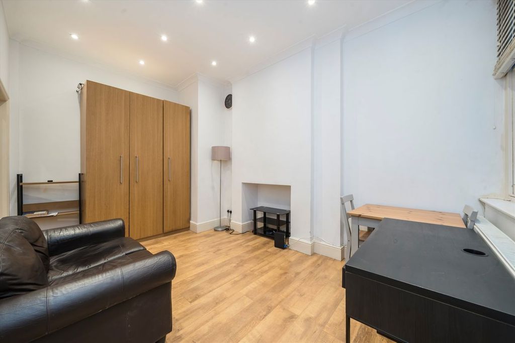 Property photo 2 of 4