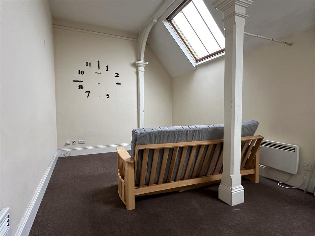 Property photo 2 of 6 8 Ath 7.Jpg