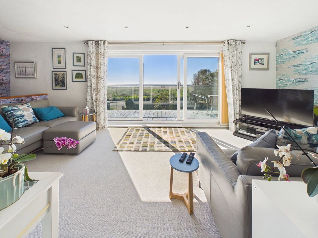 Property photo 3 of 36