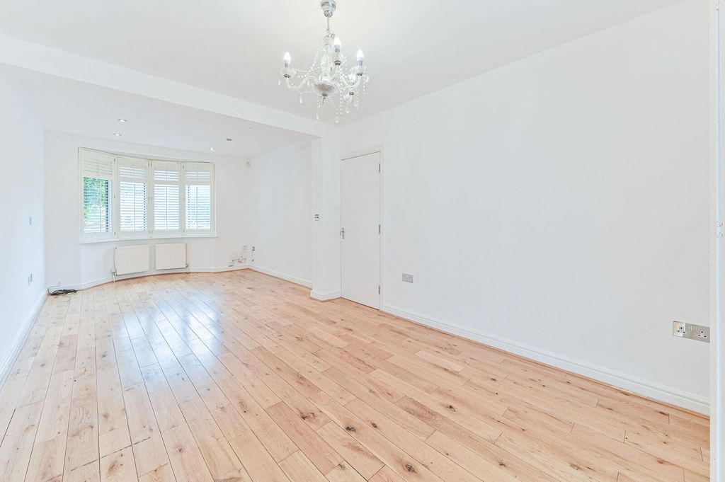Property photo 2 of 24
