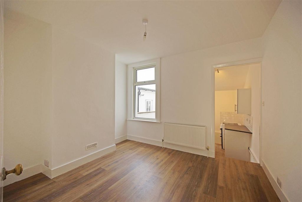 Property photo 3 of 8 Dining Room