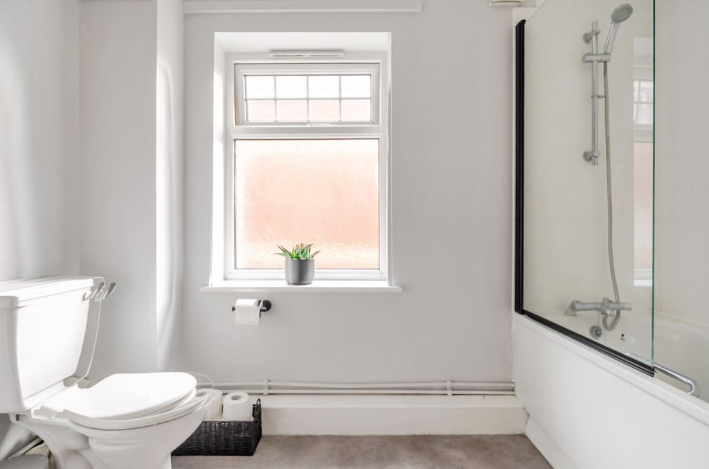Additional image 11 of 1 bed flat for saleHill Lane, Shirley, Southampton, Hampshire SO15