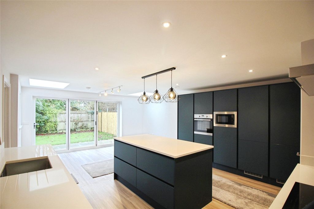 Property photo 2 of 15 Picture No. 01