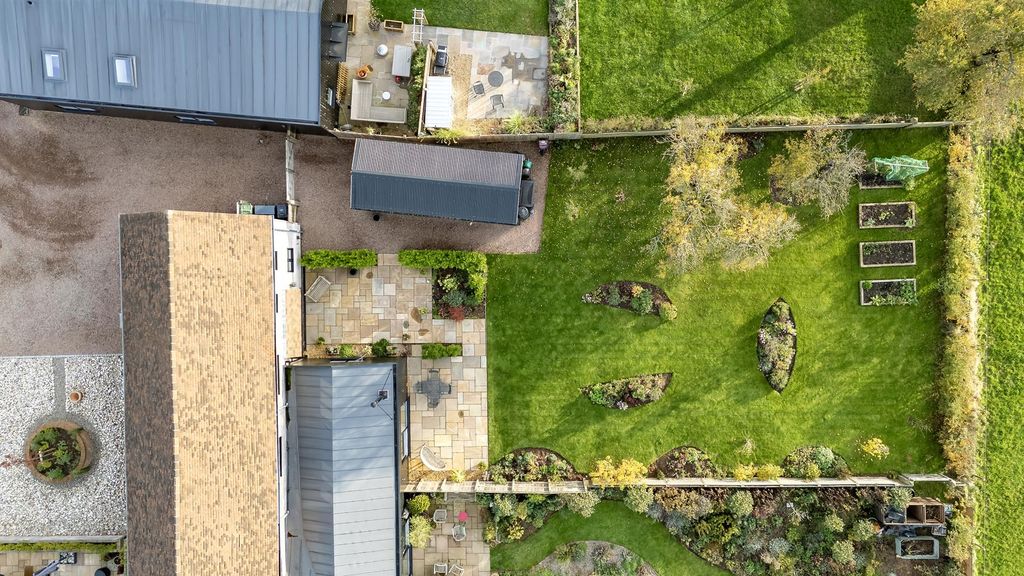 Property photo 3 of 32 Mw2025-28-The Carthouse 4 Meadow Bank-14.Jpg