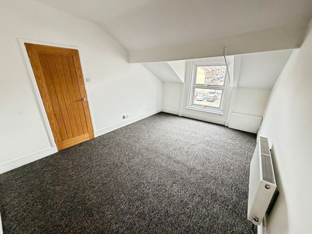 Property photo 3 of 7 Bedroom