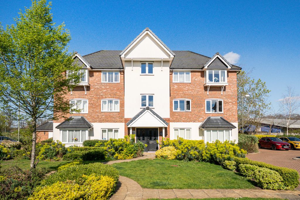 Property photo 1 of 11 1439623-1-69ce7Be...