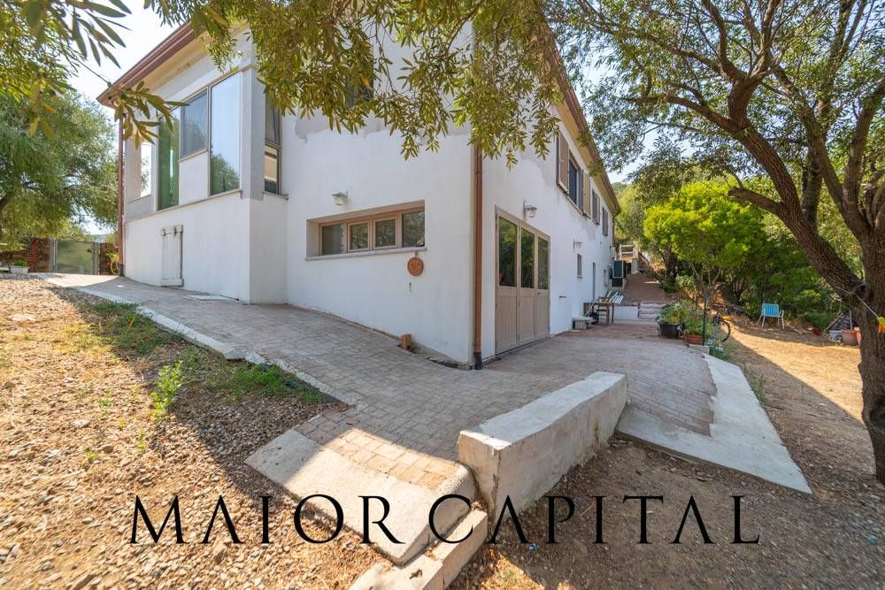 Property photo 2 of 43