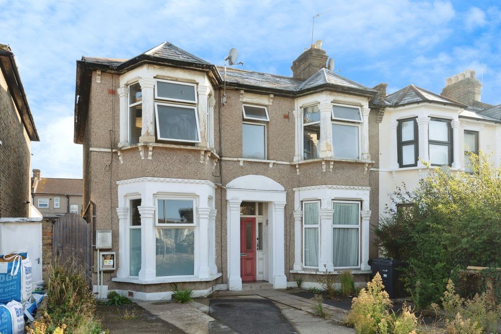 Property photo 1 of 18 Photo