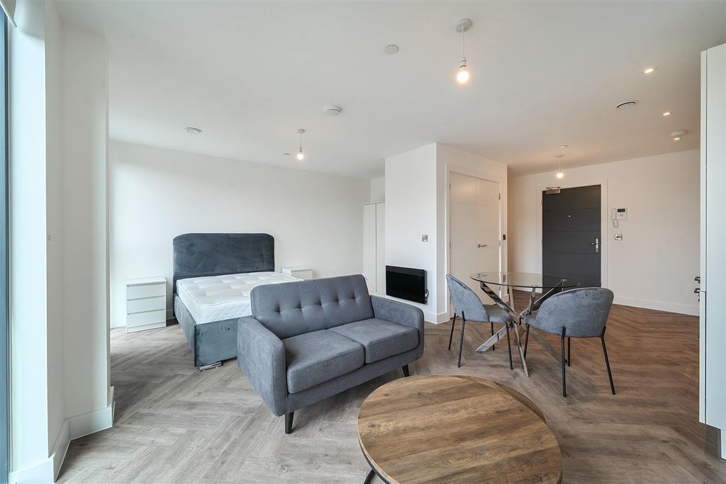 Property photo 3 of 11 1484406-5-6A5F80E9003B3.Jpg