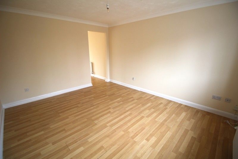 Property photo 2 of 11 Lounge