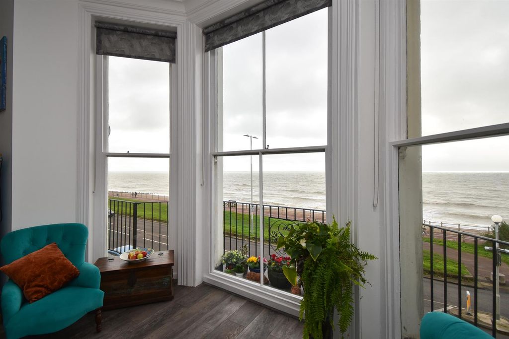 Property photo 3 of 18 Views