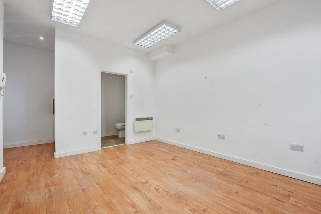 Property photo 2 of 6 06-71Bbgcdan - Office 1A Bedford Road - Office 3 -