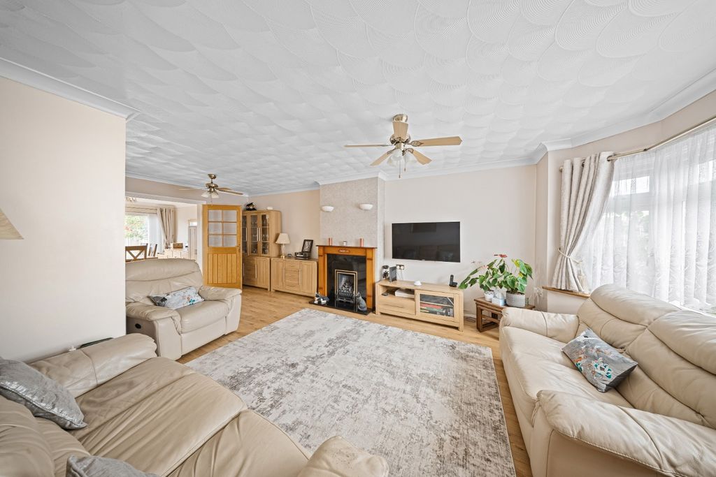 Property photo 2 of 20 4302012