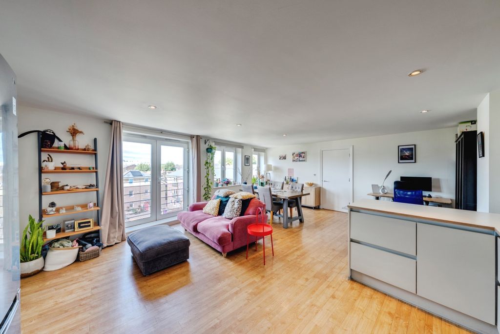 Property photo 1 of 32 A7S05580Hdr