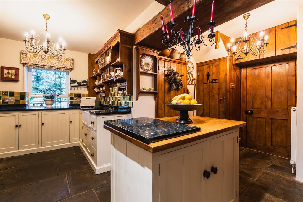 Property photo 3 of 41 Breakfast Kitchen