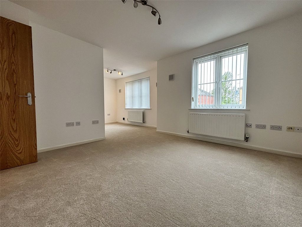 Property photo 3 of 12 Picture No. 13